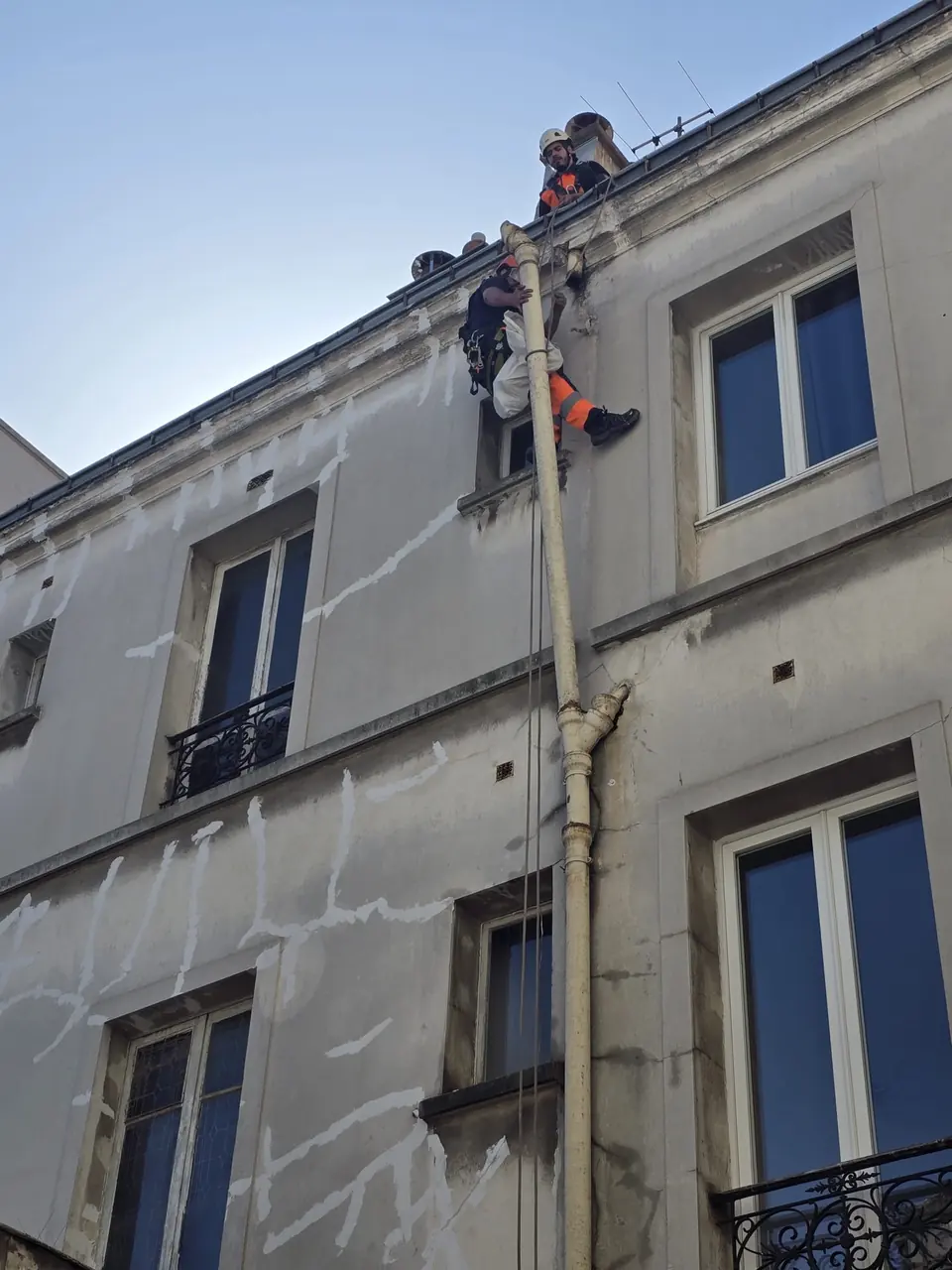 Plaques fibro-ciment : toiture et bardage — Toitures et bardages en plaques ondulées amiante-ciment : dépose sans 