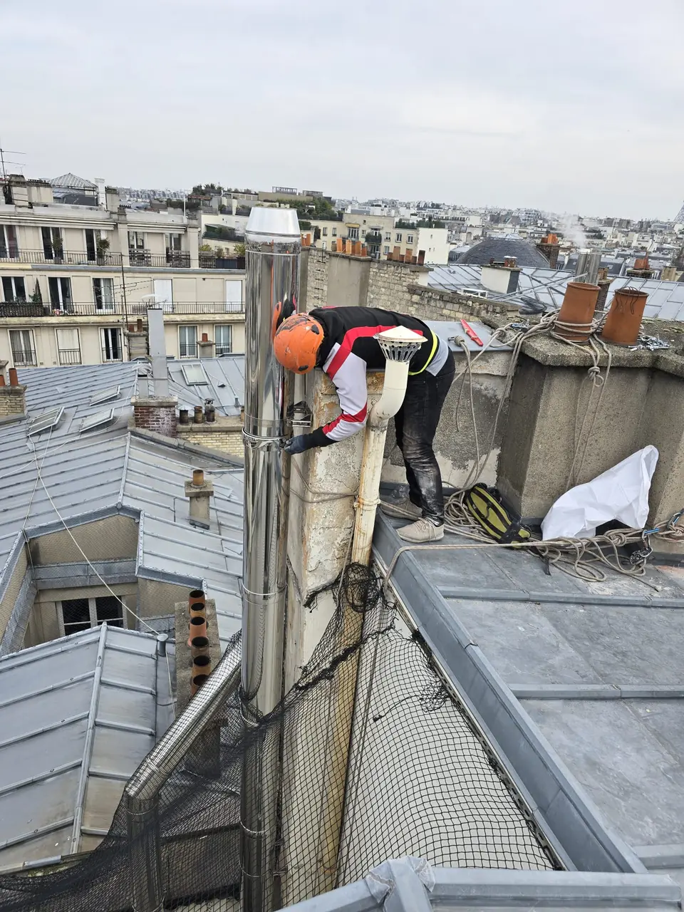 Tubage et chemisage de conduit — Quand le conduit peut rester en place : chemisage intérieur plutôt que